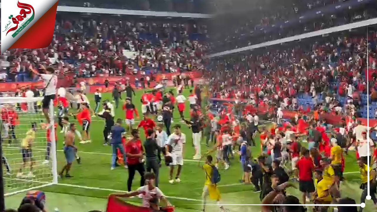 هكذا اقتحمت الجماهير المغربية ملعب برشلونة بأعداد كبيرة.. احتفالا بالفوز الأول للركراكي مع المنتخب