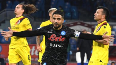 Insigne celebrates penalty Napoli v Bologna