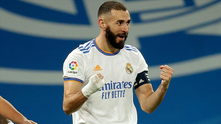 بنزيما يقود تشكيلة ريال مدريد ضد ليفربول