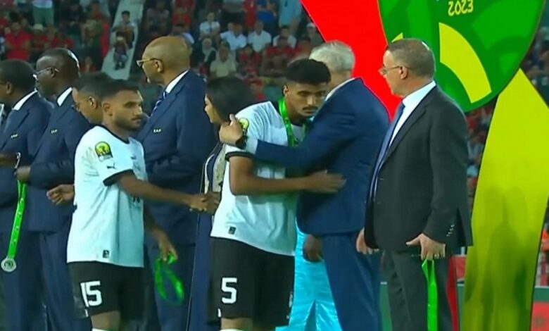 فوزي لقجع يسامح لاعبي المنتخب المصري بعد أعتدائم على الجماهير المغربية لسبب مفاجئ - فوزي-لقجع-يسامح-لاعبي-المنتخب-المصري-ب