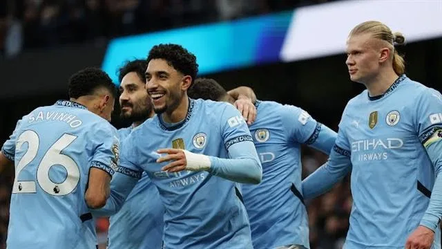 تعرف على رجل مباراة مانشستر سيتي ونيوكاسل يونايتد في الدوري الإنجليزي الممتاز