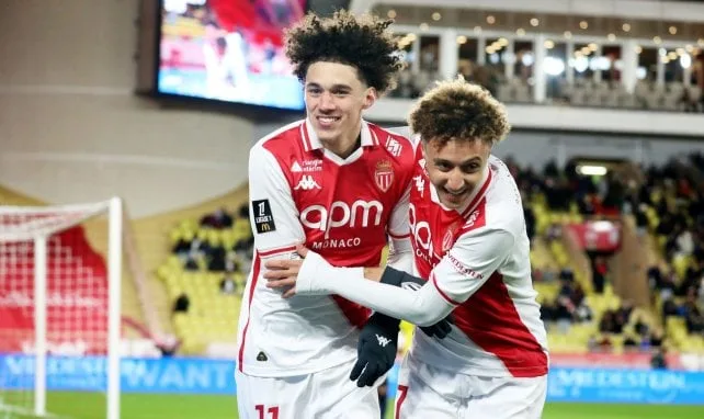 إلياس بن صغير ينصح زميله في نادي موناكو ماغنيس أكليوش بلعب لمنتخب فرنسا إلياس بن صغير ينصح زميله في نادي موناكو ماغنيس أكليوش بلعب لمنتخب فرنسا