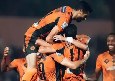 فيديو نهضة بركان يتوج بلقب الدوري المغربي لأول مرة في تاريخه بعد تعادل أمام أتحاد تواركة