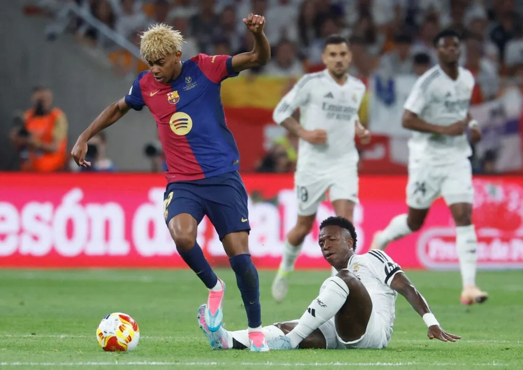 ≪P≫≪Strong≫كارثة جديدة تضرب ريال مدريد: ثلاثي الفريق يتعرض للطرد وعقوبات مشددة بعد هزيمة الكلاسيكو≪/Strong≫≪/P≫ كارثة جديدة تضرب ريال مدريد: ثلاثي الفريق يتعرض للطرد وعقوبات مشددة بعد هزيمة الكلاسيكو