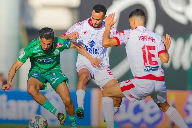 ترتيب الدوري المغربي بعد تعادل الرجاء أمام الوداد في ديربي الدار البيضاء ترتيب الدوري المغربي بعد تعادل الرجاء أمام الوداد