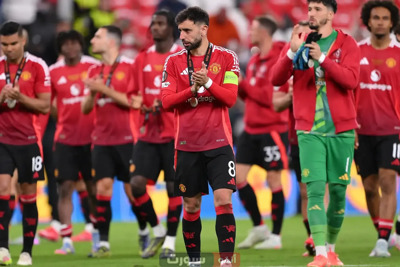 مانشستر يونايتد يهز العالم بعرضه جميع لاعبيه للبيع بعد خسارة لقب يوربا ليج مانشستر يونايتد يهز العالم بعرضه جميع لاعبيه للبيع بعد خسارة لقب يوربا ليج