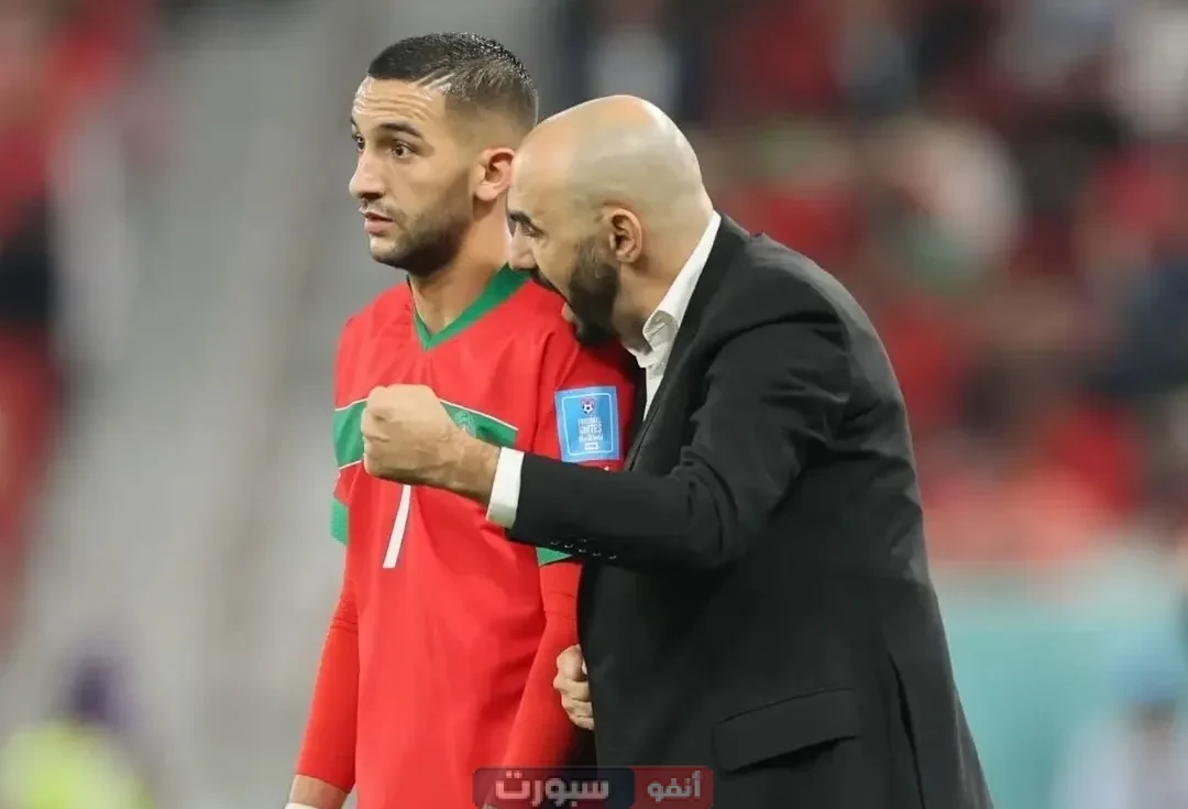 الركراكي يفاجئ الجماهير: عودة 6 لاعبين لقائمة المغرب بعد غياب عن المعسكر الأخير الركراكي يفاجئ الجماهير: عودة 6 لاعبين لقائمة المغرب بعد غياب عن المعسكر الأخير في خطوة أثارت اهتمام المتابعين، أعلن وليد الركراكي، مدرب المنتخب المغربي، عن قائمة "أسود الأطلس" لمعسكر يونيو المقبل، والتي شهدت عودة 6 لاعبين غابوا عن المعسكر الأخير، استعدادًا لمواجهتي تونس وبنين الوديتين ضمن التحضيرات لتصفيات كأس العالم وكأس أمم إفريقيا المغرب 2025 . عودة منتظرة لتعزيز الصفوف القائمة الجديدة حملت مفاجآت سارة لعشاق المنتخب المغربي، حيث قرر الركراكي إعادة ستة لاعبين كانوا قد غابوا عن التجمع السابق لأسباب مختلفة، أبرزها الإصابات وظروف الأندية. وتأتي هذه العودة في توقيت حاسم، مع اقتراب الاستحقاقات القارية والعالمية، ما يعزز خيارات المدرب ويمنح الفريق مزيدًا من العمق والتوازن . أسماء وازنة تعود للواجهة من بين أبرز العائدين، نجد وجوهًا أثبتت قيمتها في تشكيلة الأسود خلال السنوات الماضية، إلى جانب بعض العناصر التي تألقت مؤخرًا مع أنديتها. القائمة شهدت أيضًا استدعاء وجوه جديدة مثل عبد الحق عسال ومروان سنادي، بينما استمر غياب بعض الأسماء البارزة بداعي الإصابة، مثل نايف أكرد ونصير مزراوي وغانم سايس . القائمة الكاملة لمعسكر يونيو حراسة المرمى: ياسين بونو، منير المحمدي، المهدي بنعبيد خط الدفاع: أشرف حكيمي، عمر الهيلالي، عبد الكبير عبقار، عبد الحق عسال، جواد الياميق، أسامة العزوزي، آدم ماسينا، زكرياء الواحدي، يوسف بلعمري خط الوسط: عز الدين أوناحي، بلال الخنوس، سفيان أمرابط، أسامة ترغالين، إسماعيل صيباري، أمير ريتشاردسون الهجوم: إبراهيم دياز، إلياس بن صغير، سفيان رحيمي، مروان سنادي، أيوب الكعبي، يوسف النصيري، حمزة إكامان، أسامة الصحراوي، عبد الصمد الزلزولي الركراكي يراهن على الاستقرار والتجديد أكد الركراكي خلال المؤتمر الصحفي أن القائمة الجديدة تجمع بين عناصر الخبرة والشباب، مشددًا على أهمية الاستقرار الفني مع ضخ دماء جديدة في الفريق. وأوضح أن عودة بعض اللاعبين جاءت بعد تعافيهم من الإصابات واستعادة جاهزيتهم البدنية، ما يمنح المنتخب دفعة قوية قبل خوض التحديات المقبلة . غيابات بارزة لأسباب مختلفة في المقابل، استمر غياب بعض الأسماء البارزة، لا سيما بداعي الإصابة، فيما تم استبعاد لاعبين آخرين لمنحهم فرصة المشاركة مع أنديتهم في مباريات حاسمة . هذا التوازن بين الاستدعاءات والغيابات يعكس استراتيجية الركراكي في إدارة المجموعة وتحقيق أفضل جاهزية للمنتخب الوطني. بهذه التحركات، يواصل وليد الركراكي رسم ملامح منتخب تنافسي قادر على الذهاب بعيدًا في كأس أمم إفريقيا المقبلة وتحقيق تطلعات الجماهير المغربية.
