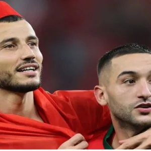 وليد الركراكي يعيد حكيم زياش ورومان سايس إلى الواجهة من جديد