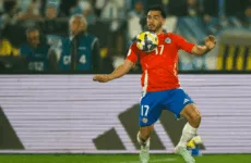 إشبيلية يتعاقد مع الظهير التشيلي غابرييل سوازو حتى 2028