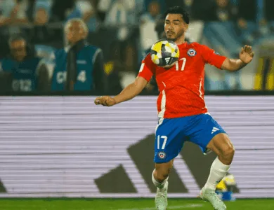 إشبيلية يتعاقد مع الظهير التشيلي غابرييل سوازو حتى 2028