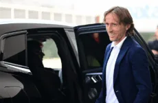 ميلان يكشف عن ضم الكرواتي مودريتش رسمياً